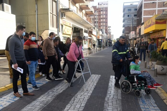 Gustavo Saadi participó de las actividades por el «Día Mundial del Peatón»