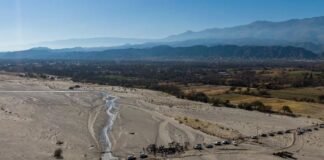 Jalil anunció licitación para puentes en Santa María y recorrió la nueva estación solar