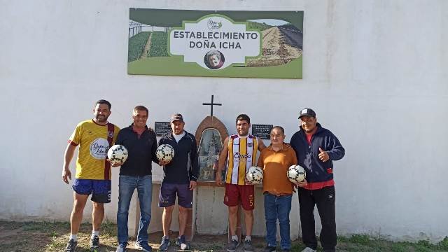 San Isidro con pelotas nuevas