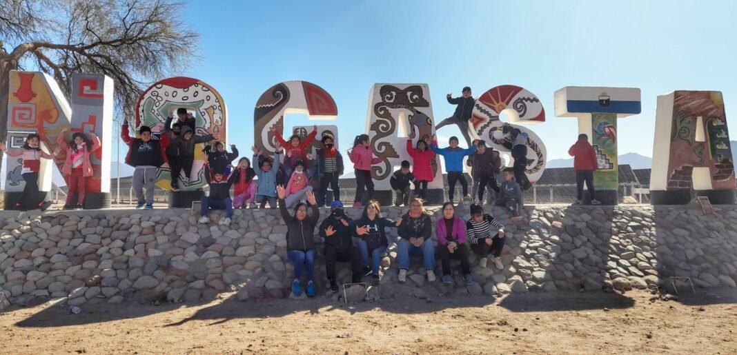 ALUMNOS DE LA ESCUELA 227 DE SAUJIL DEPARTAMENTO POMAN VISITARON TINOGASTA