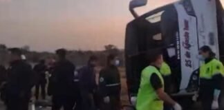 Volcó un colectivo de media distancia: 35 pasajeros heridos