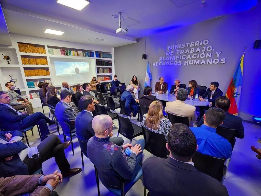 Charla debate con el Dr. Hector Recalde y Homenaje al Dr. Norberto O