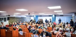 Diputados le solicitó al Gobierno que deje sin efecto los despidos en salud