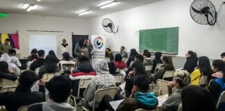 Diputados visitó Paclín para conversar con alumnos y alumnas sobre el Voto Joven