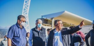 El Estadio su obra esta inconclusa y de reinauguración paso a re apertura, telefono para el ministro Niederle