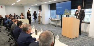 Gobernadores Norte Grande visitaron la sede de Amazon Web Services