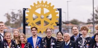 Inauguración del monolito del Rotary Club Internacional