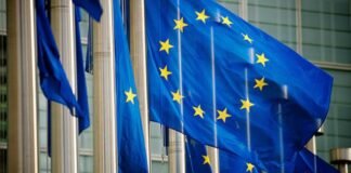 La UE quiere ofrecer a los usuarios piezas de repuesto para arreglar los móviles