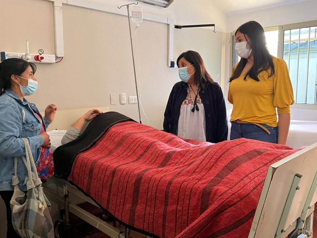 Las ministras de salud y seguridad visitaron a los heridos del vuelco del colectivo