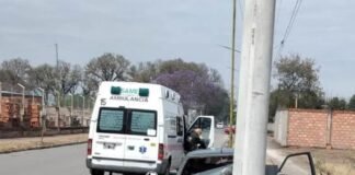 Automovilista chocó contra un poste en San Isidro