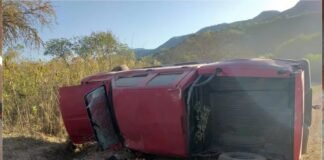 Un hombre volcó con su camioneta y sufrió heridas