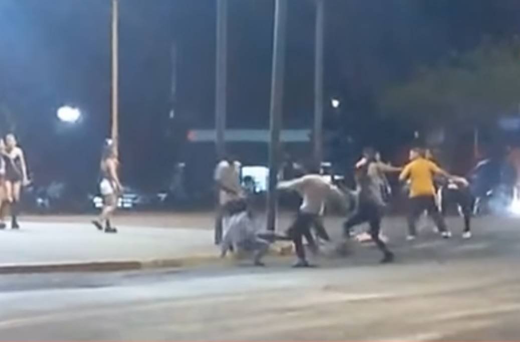 Pelea alto fariñando Pelea alto fariñando