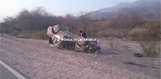 Una camioneta volcó en la Ruta Nacional 38