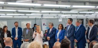 Inauguró RA Intertrading, empresa que fabrica para Nike y Adidas