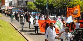 Salud volvió a marchar tras un nuevo fracaso en la negociación con el Gobierno