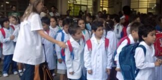 Educación autorizó a no usar el guardapolvo