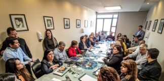 𝗟𝗮𝘀 𝗠𝗶𝗻𝗶𝘀𝘁𝗿𝗮𝘀 𝗱𝗲 𝗦𝗮𝗹𝘂𝗱 𝘆 𝗱𝗲 𝗧𝗿𝗮𝗯𝗮𝗷𝗼 𝘃𝗶𝘀𝗶𝘁𝗮𝗿𝗼𝗻 𝗗𝗶𝗽𝘂𝘁𝗮𝗱𝗼𝘀 𝗽𝗮𝗿𝗮 𝗯𝗿𝗶𝗻𝗱𝗮𝗿 𝗶𝗻𝗳𝗼𝗿𝗺𝗮𝗰𝗶𝗼́𝗻 𝗮𝗹 𝗰𝘂𝗲𝗿𝗽𝗼 𝘆 𝘁𝗮𝗺𝗯𝗶𝗲́𝗻 𝗽𝗿𝗲𝗰𝗶𝘀𝗶𝗼𝗻𝗲𝘀 𝗱𝗲 𝗶𝗻𝗰𝗿𝗲𝗺𝗲𝗻𝘁𝗼𝘀 𝘀𝗮𝗹𝗮𝗿𝗶𝗮𝗹𝗲𝘀 𝗲𝗻 𝗲𝗹 𝘀𝗲𝗰𝘁𝗼𝗿 𝘀𝗮𝗹𝘂𝗱