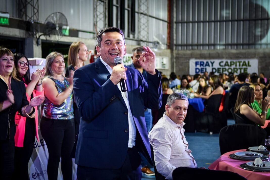 Gran cena y bono para los empleados de Fray Mamerto Esquiú