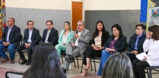 Jalil junto a su gabinete se reunió con familias de estudiantes de la zona Norte