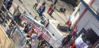 Marcha de la salud: Hubo huevazos contra la Legislatura