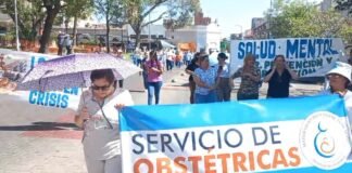 Masiva marcha de Salud Pública por las calles centricas de Catamarca, y anticipan PARO TOTAL INDETERMINADO