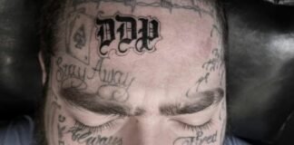 Post Malone se tatuó en la frente las iniciales de su hija