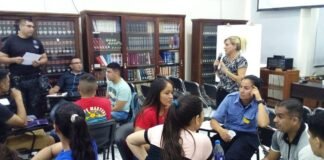 Salud Mental continúa capacitando al personal de la Policía