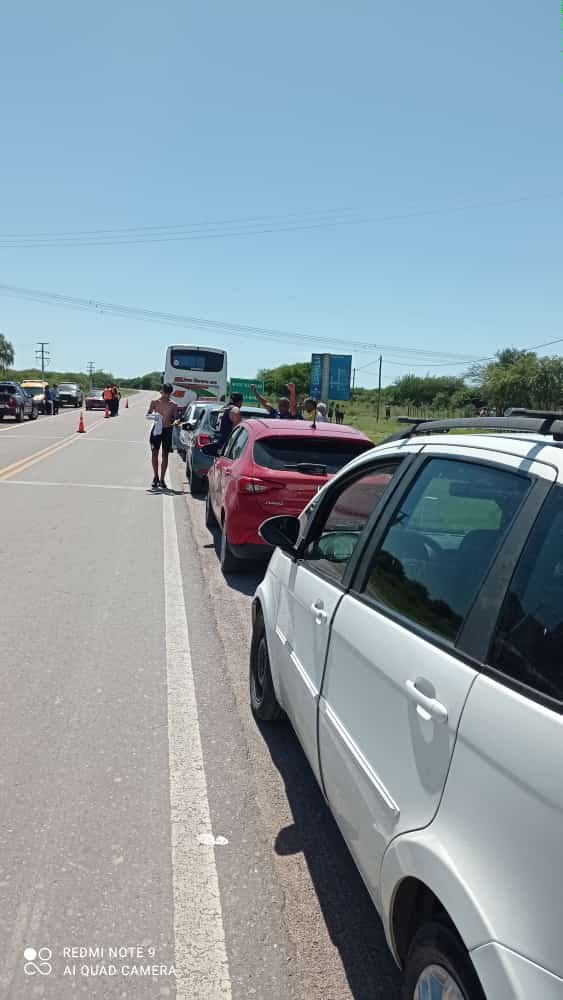 Se encuentra retenida la hinchada de Policial en Santiago del Estero