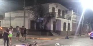 Un adolescente chocó una moto y terminó lesionado