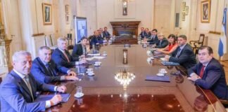 Fernández vuelve a pedir el respaldo a los gobernadores y Jalil no asistirá