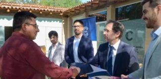 El ministro Miranda entregó matrículas a nuevas cooperativas Juan Cruz Miranda, Ministro de Gobierno