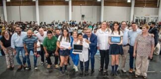 2.000 alumnos y alumnas recibieron su netbook por parte de la Provincia