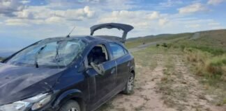 Ancasti: Dos personas heridas en un tremendo vuelco