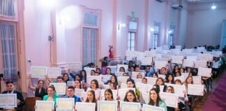 Egresaron 120 nuevos profesionales de la Facultad de Ciencias Exactas y Naturales