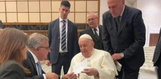Jalil fue recibido por el Papa Francisco y le regaló un rosario hecho en Andalgalá Raul Jalil, Silvana Ginocchio, Papa Francisco
