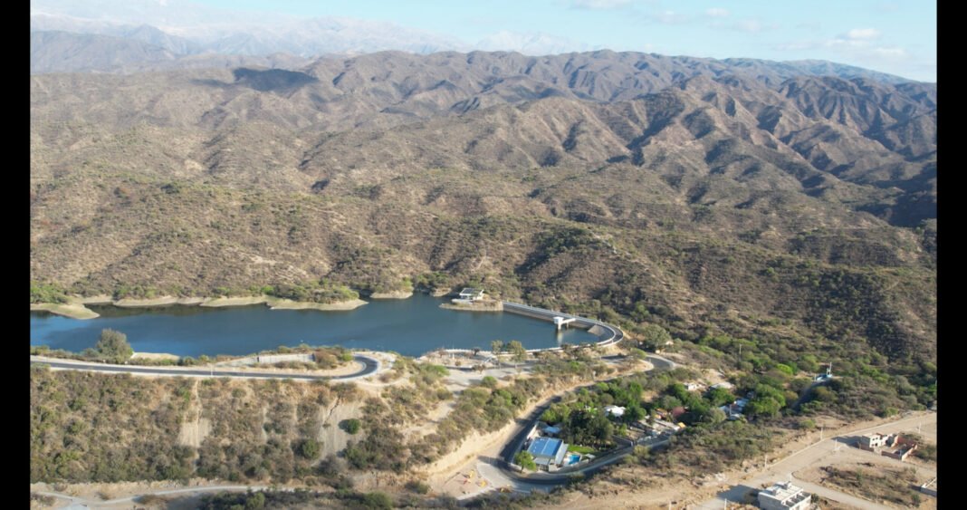 El dique El Jumeal llegó a su capacidad máxima