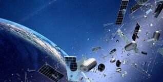 La mitad de los satélites en órbita ya son de Starlink… pero Musk promete que en adelante serán ‘invisibles’