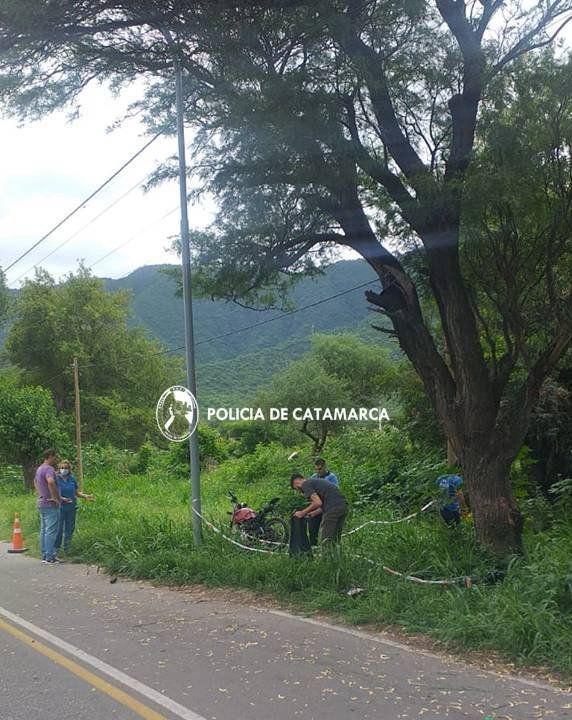 Un motociclista murió tras impactar contra un árbol en Fray Mamerto Esquiú