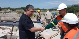 Eduardo Niederle visitó la obra del puente “Camino de la Virgen” Eduardo Niederle