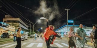 Carnaval en la capital: El «jueves de compadres» se vivió a todo color y con variadas promociones gastronómicas