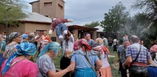 Carnavales en la Capital: Entierro del «Pujllay» a puro ritmo y color en la Casa de la Puna