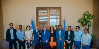 Raúl Jalil mantuvo un encuentro de trabajo con el Embajador de la India y empresarios