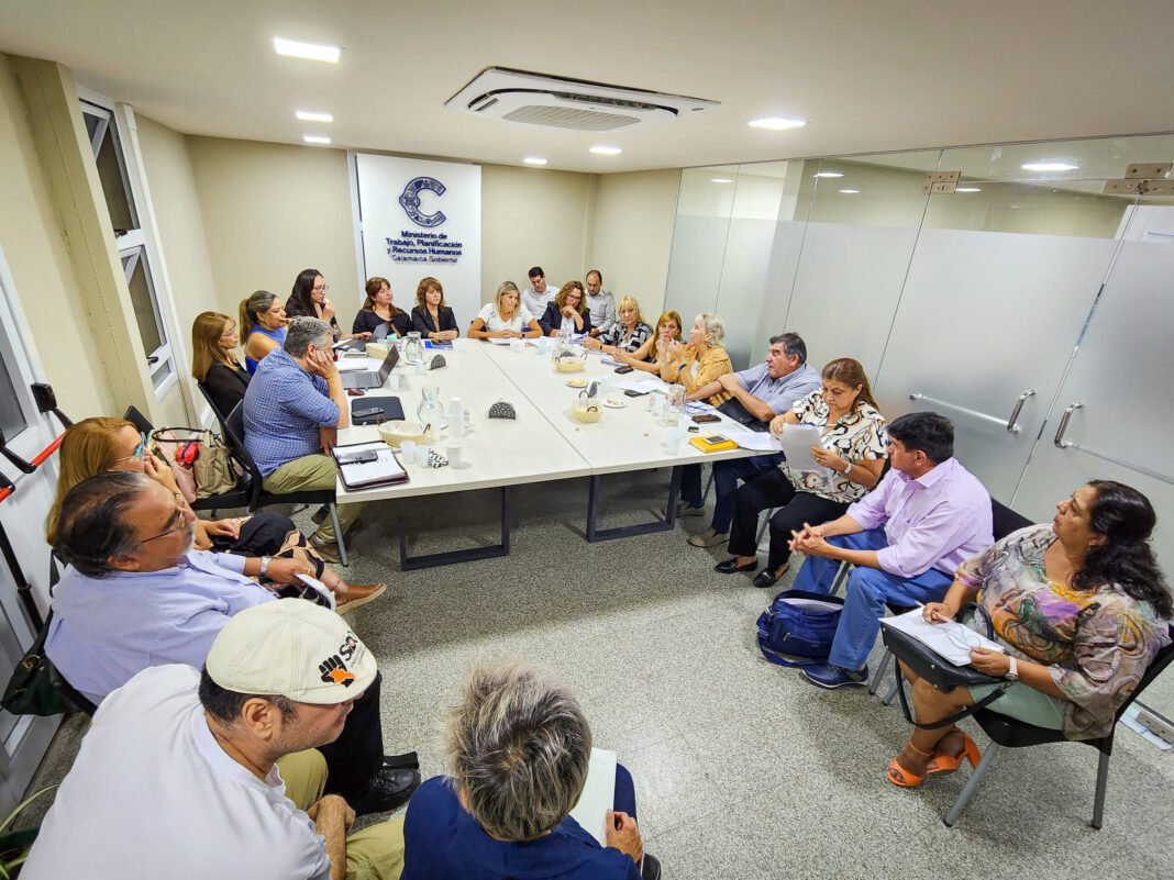 Reunión con la Intersindical Docente