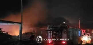 Valle Viejo: Incendio en una mueblería causó destrozos