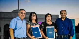 Gustavo Saadi y Raul Jalil entregaron escrituras