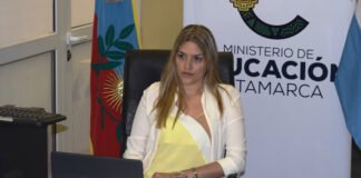 En medio de las protestas, la oposición pidió la renuncia de la ministra de Educación