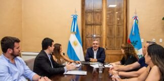 Gobierno convoca a gremios