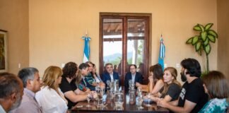 Raúl Jalil mantuvo una reunión de trabajo con los legisladores provinciales