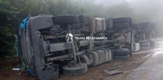Volcó un camión en la Cuesta del Totoral