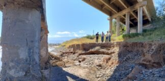 Advierten daños estructurales en el puente Sumalao